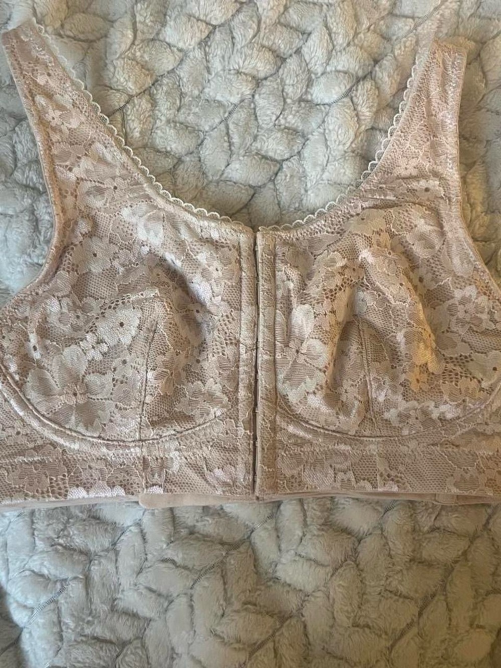 Victoria's Secret Lace Front-Closure Bra - Nude